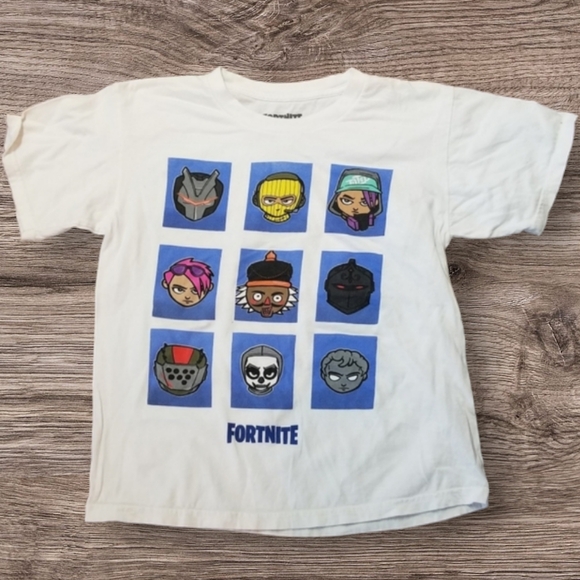 FORTNITE UNISEX MEDIUM WHITE SHORT SLEEVE T-SHIRT - Picture 1 of 13
